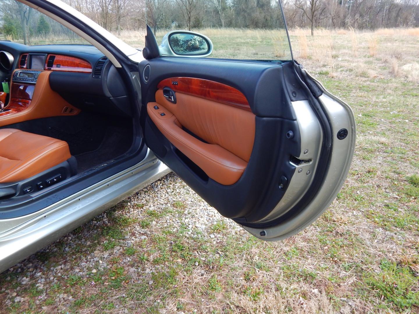 2005 Silver /Saddle Brown Leather Lexus SC 430 SC 430 (JTHFN48Y950) with an 4.3L V8 engine, Automatic transmission, located at 6528 Lower York Road, New Hope, PA, 18938, (215) 862-9555, 40.358707, -74.977882 - Here we have a beautiful Lexus SC 430 with only 53K original miles! Options include: 4.3L V8, Rear wheel drive, automatic transmission, saddle brown leather interior, wood trim, convertible top, AM/FM/TAPE/DISC radio with navigation, dual climate controls, heated front seats, cruise control, power t - Photo#16